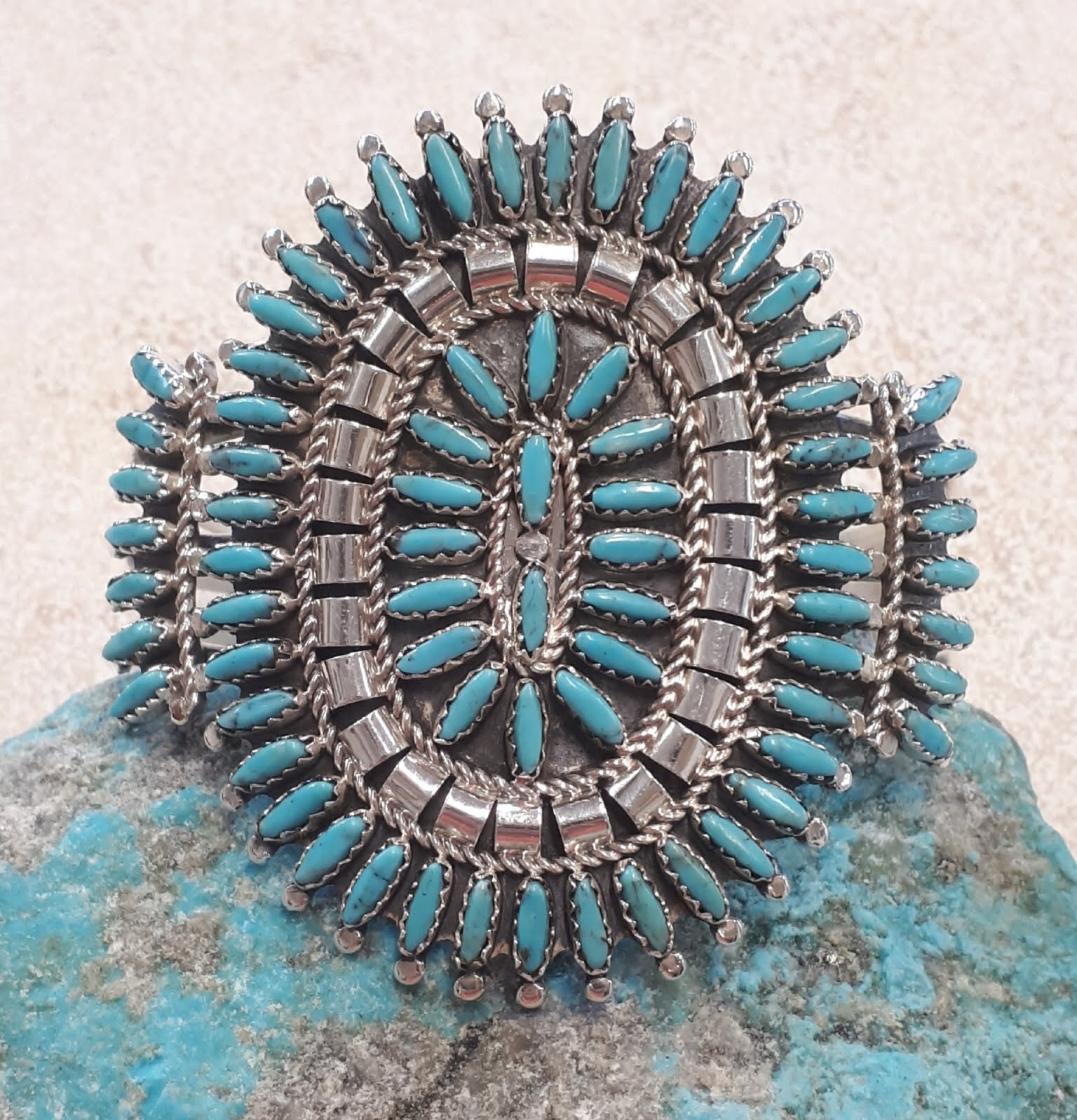Bracelet needlepoint en Turquoise kingman sur argent massif 925°.