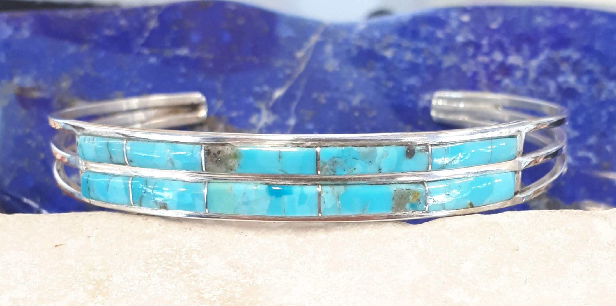 Bracelet cloisonné de Turquoise Kingman sur argent massif 925°.