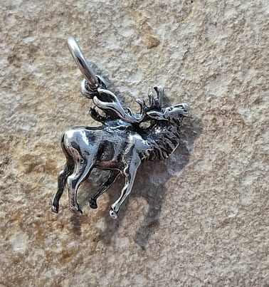 Pendentif cerf 3 D en argent 925°.