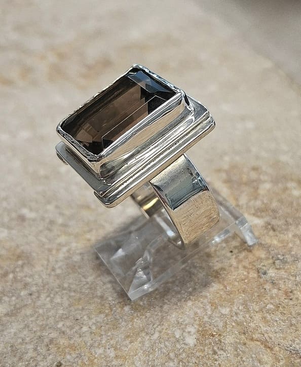 Bague en argent 925 ° en quartz fumé.