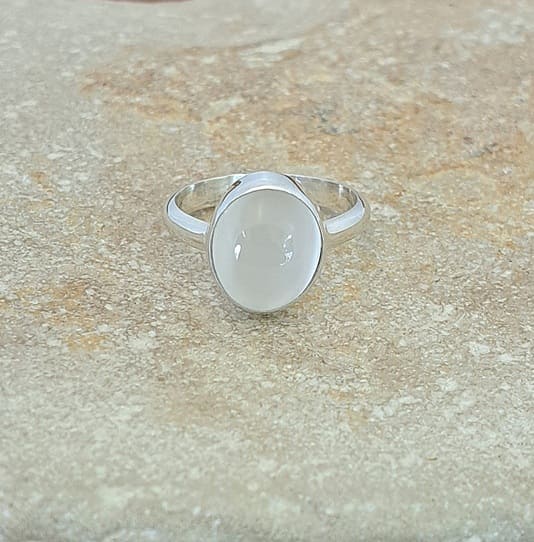 Bague en pierre de Lune.