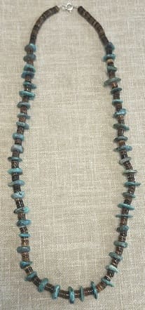Collier en Turquoise et coquillage