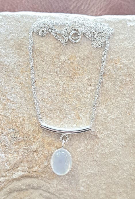 Collier en pierre de Lune en argent 925°.